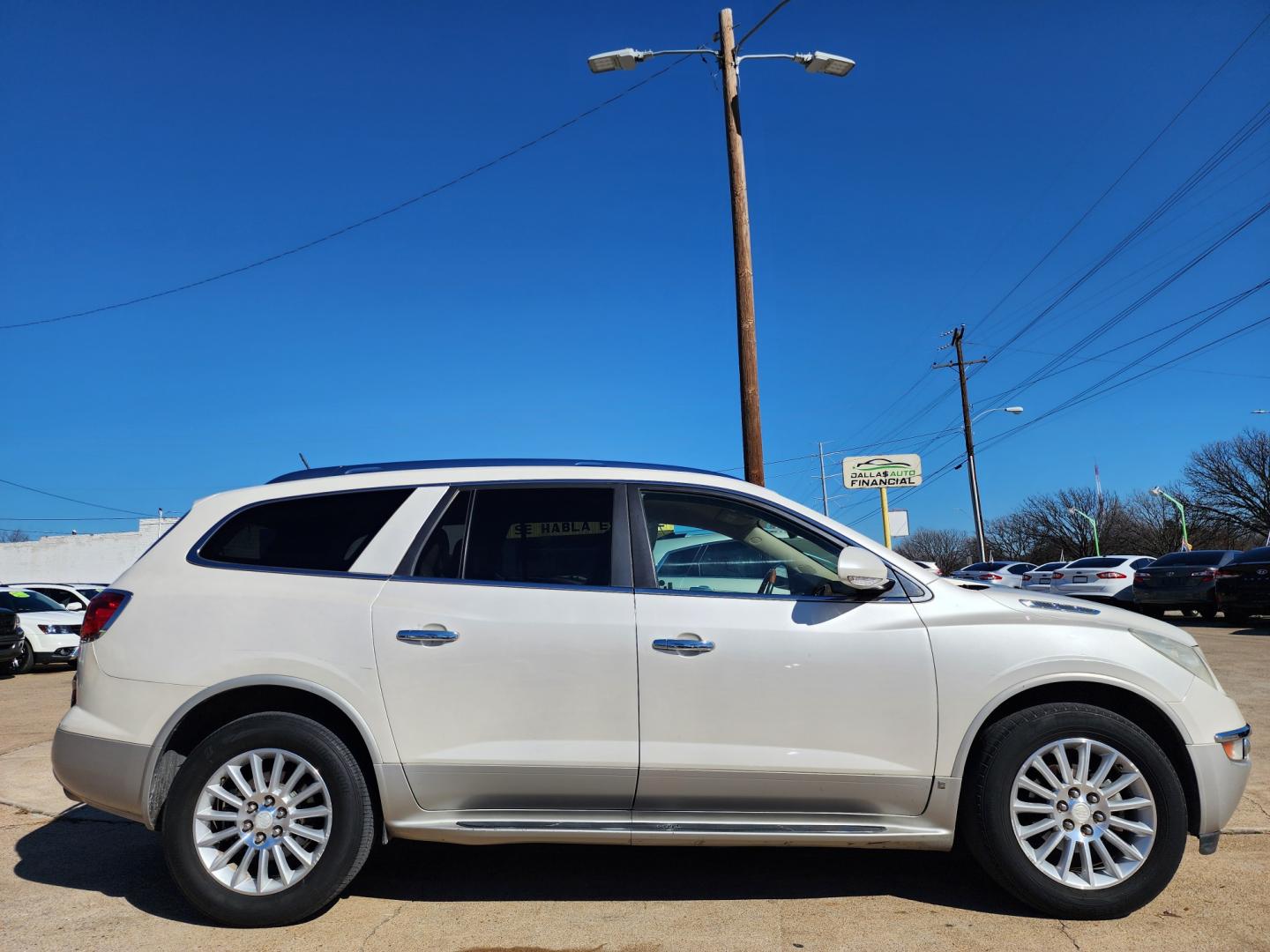 2011 DIAMOND WHITE Buick Enclave CXL-1 (5GAKRBED9BJ) with an 3.6L V6 DOHC 24V engine, 6-Speed Automatic Overdrive transmission, located at 2660 S.Garland Avenue, Garland, TX, 75041, (469) 298-3118, 32.885551, -96.655602 - CASH$$$$$ SPORT UTILITY!! This is a Loaded 2011 BUICK ENCLAVE CXL-1 SUV! REAR DVD! BACK UP CAMERA! HEATED/LEATHER SEATS! BLUETOOTH! SUPER CLEAN! MUST SEE! Come in for a test drive today. We are open from 10am-7pm Monday-Saturday. Call us with any questions at 469-202-7468, or email us DallasA - Photo#2